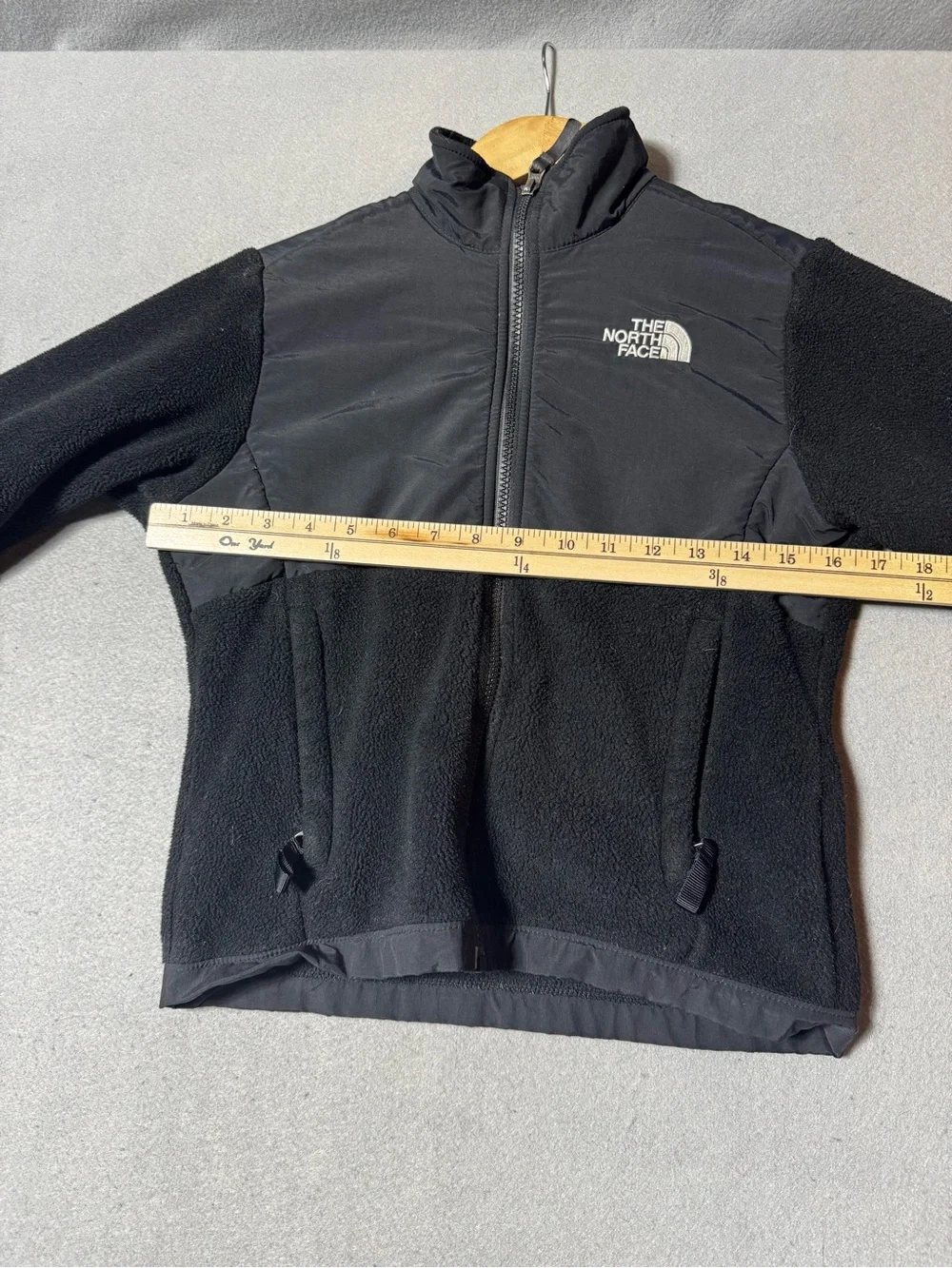 The North Face Youth Black Denali Full-Zip Fleece Performance Jacket